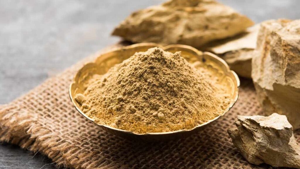 Multani Mitti for Dandruff: মুলতানি মাটি দিয়ে সারিয়ে তুলুন খুস্কির সমস্যা Is Multani Mitti for Dandruff Beneficial? / মুলতানি মাটি কি চুলের খুস্কি তাড়াতে উপকারী?